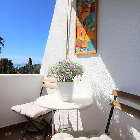 Apartamento Con Las Mejores Vistas Al Mar Y Jardines Privados, Perfecto Para 4 Personas Lägenhet