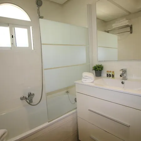 Apartamento Con Las Mejores Vistas Al Mar Y Jardines Privados, Perfecto Para 4 Personas Lägenhet Estepona