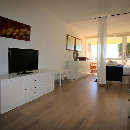 Apartamento Con Las Mejores Vistas Al Mar Y Jardines Privados, Perfecto Para 4 Personas * Estepona
