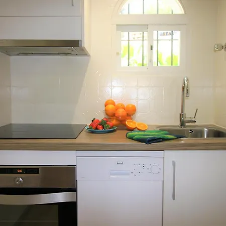 Apartamento Con Las Mejores Vistas Al Mar Y Jardines Privados, Perfecto Para 4 Personas Apartment *