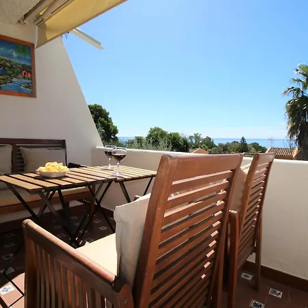 Apartamento Con Las Mejores Vistas Al Mar Y Jardines Privados, Perfecto Para 4 Personas Estepona
